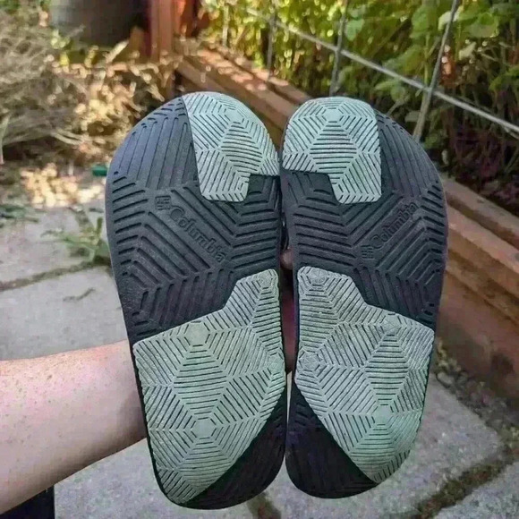 Columbia black thongs size 7 - Picture 4 of 4